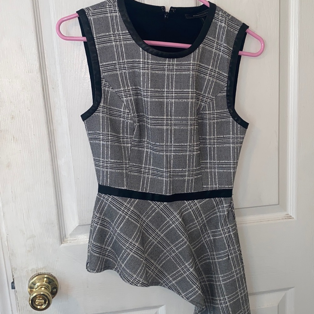 Sleeveless dressy top